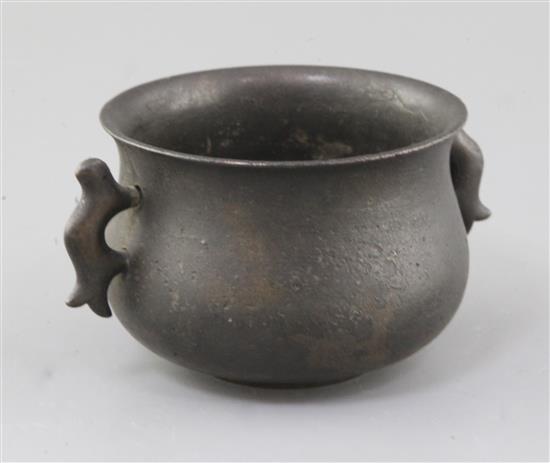 A Chinese bronze baluster shaped censer, Gui, Qing dynasty, width 14cm